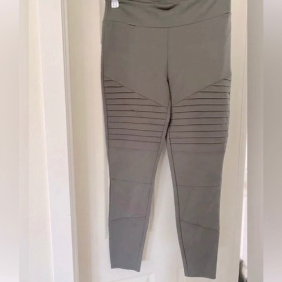 LuLaRoe Pants - LuLaRoe  Moto Jeggings